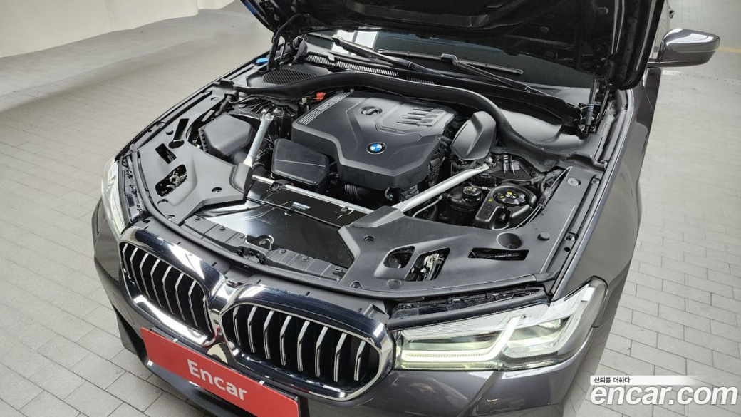 BMW 5-Series 520i M Sport, 2023
