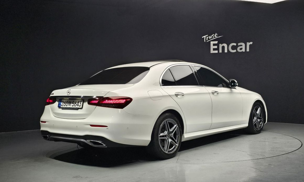 Mercedes-Benz E-Class E250 AMG Line, 2023