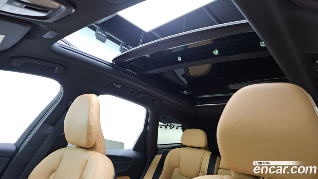 Volvo XC60 B5 Ultimate Bright, 2024