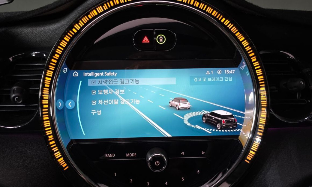 Mini Cooper Classic Plus Launch Pack, 2024