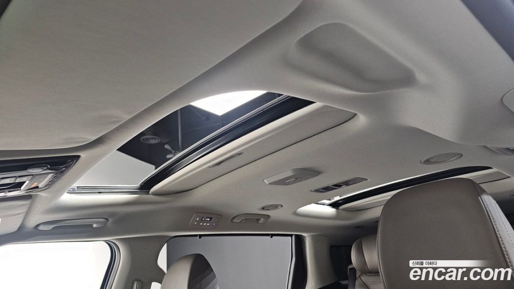 Kia Carnival 7-Seater Gravity, 2024