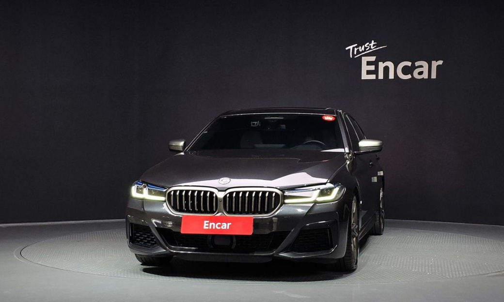BMW 5-Series M550i xDrive, 2022
