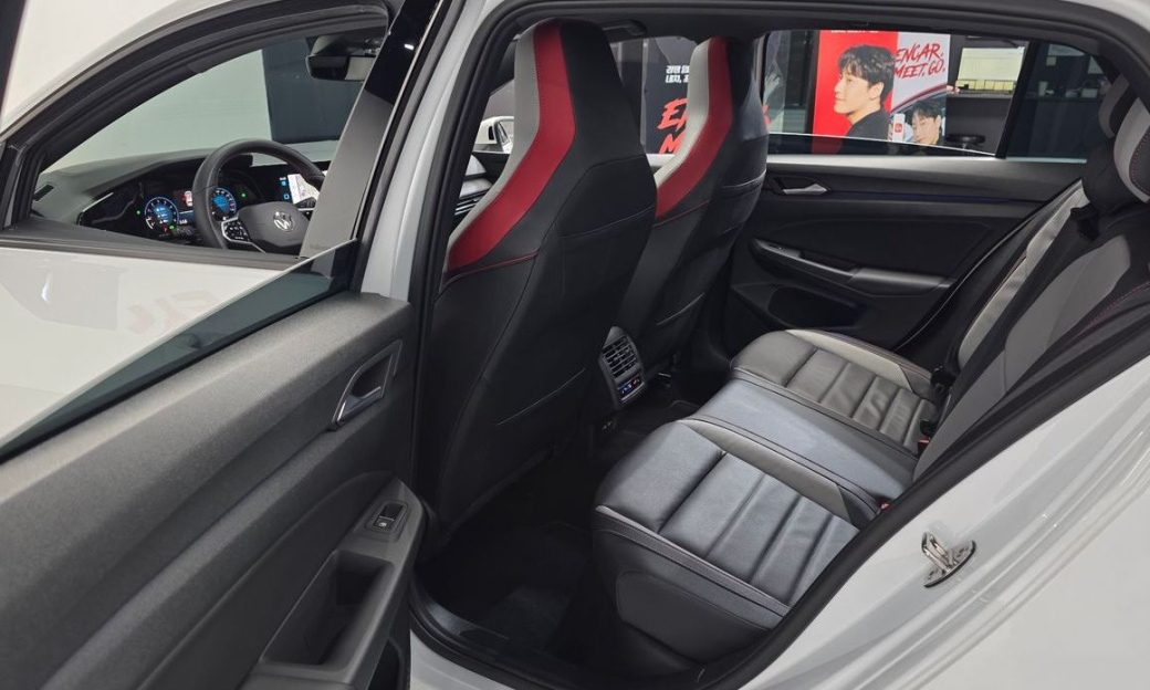 Volkswagen Golf 2.0 GTI, 2024