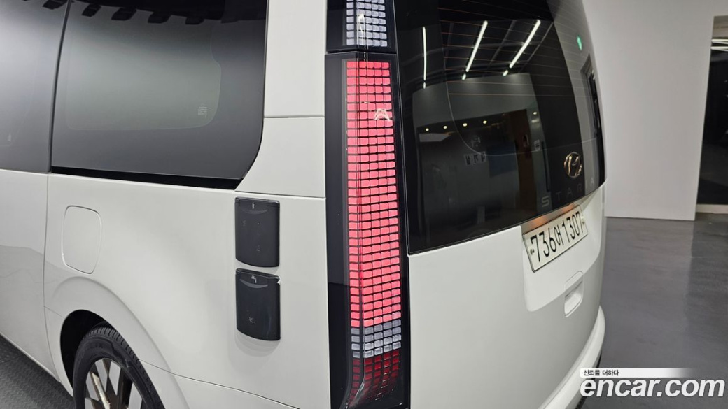 Hyundai Staria 2WD Camping Car, 2024