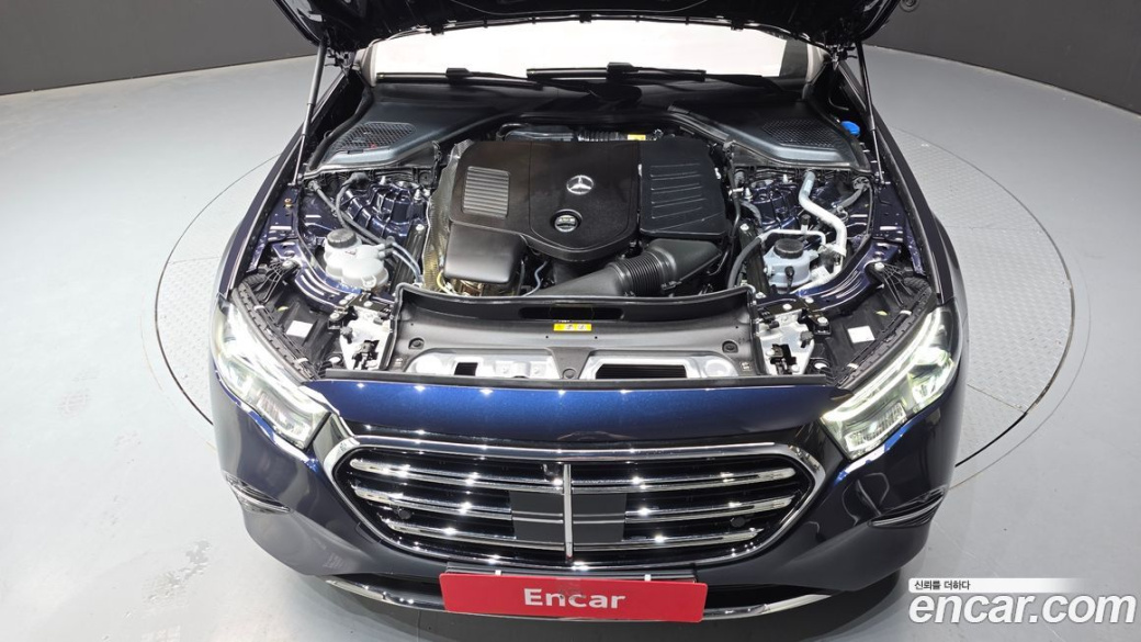 Mercedes-Benz E-Class E300 4MATIC Exclusive, 2024
