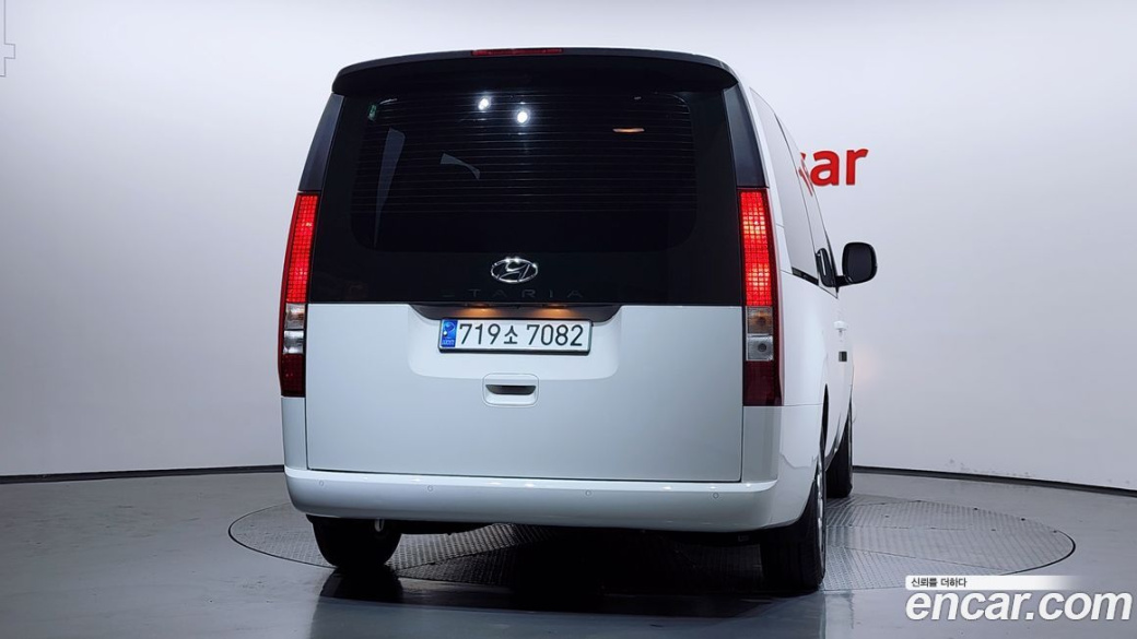 Hyundai Staria Tourer 11-Seater, 2024