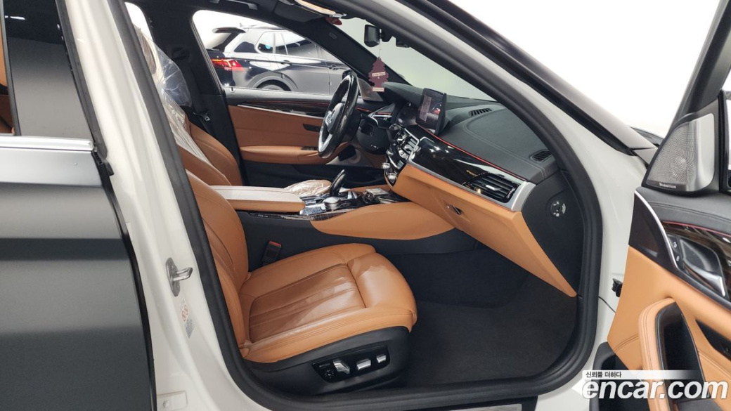 BMW 5-Series 520i M Sport, 2022