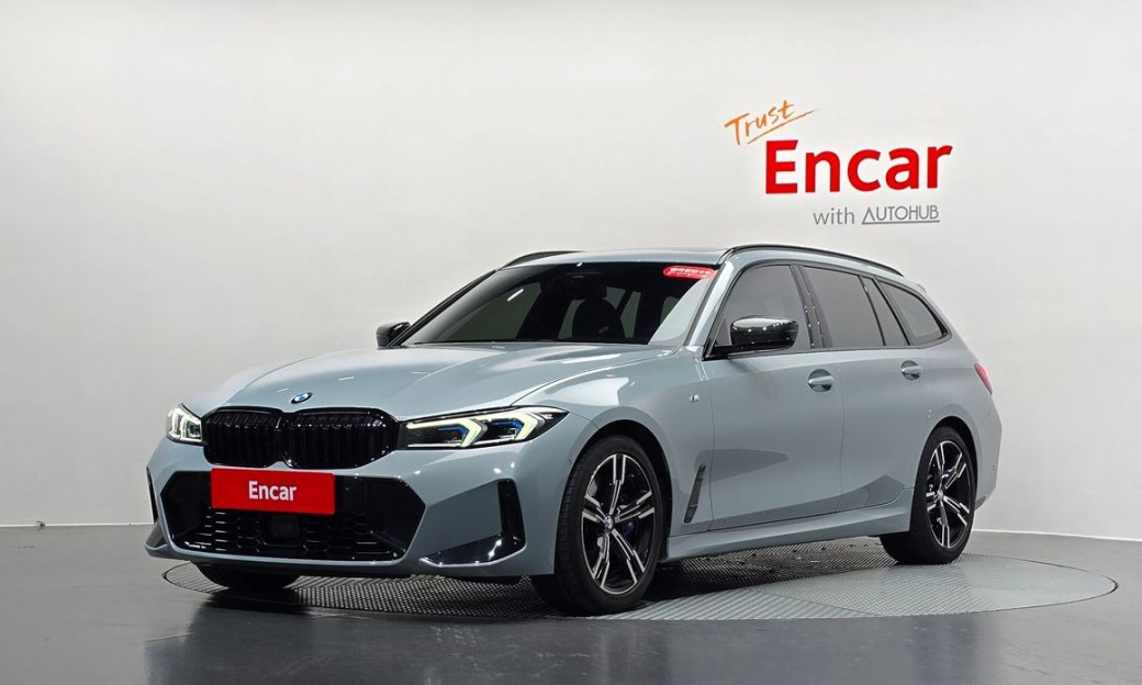 BMW 3-Series 320i Touring M Sports, 2024