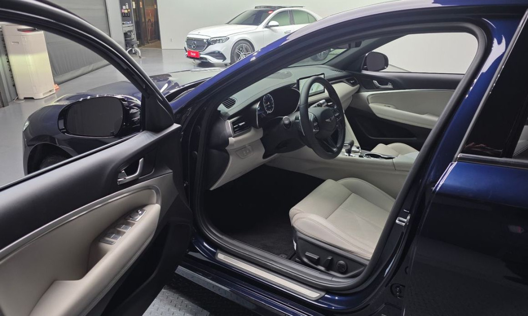 Genesis G70 Gasoline 2.5T 4WD, 2025