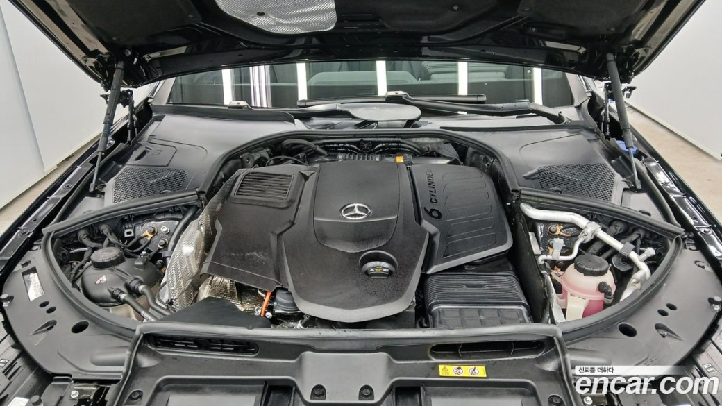 Mercedes-Benz S-Class S350 d 4MATIC, 2025