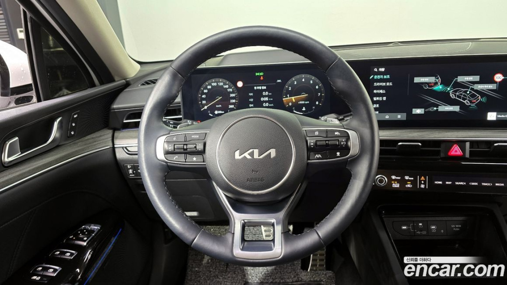 Kia K5 2.0, 2025