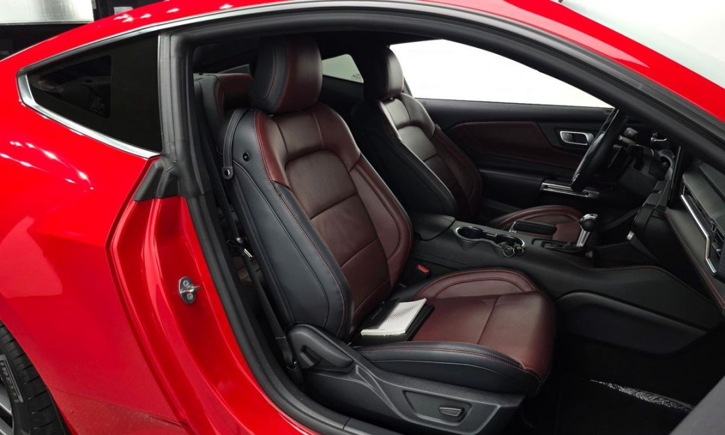Ford Mustang 2.3 EcoBoost Premium Coupe, 2025