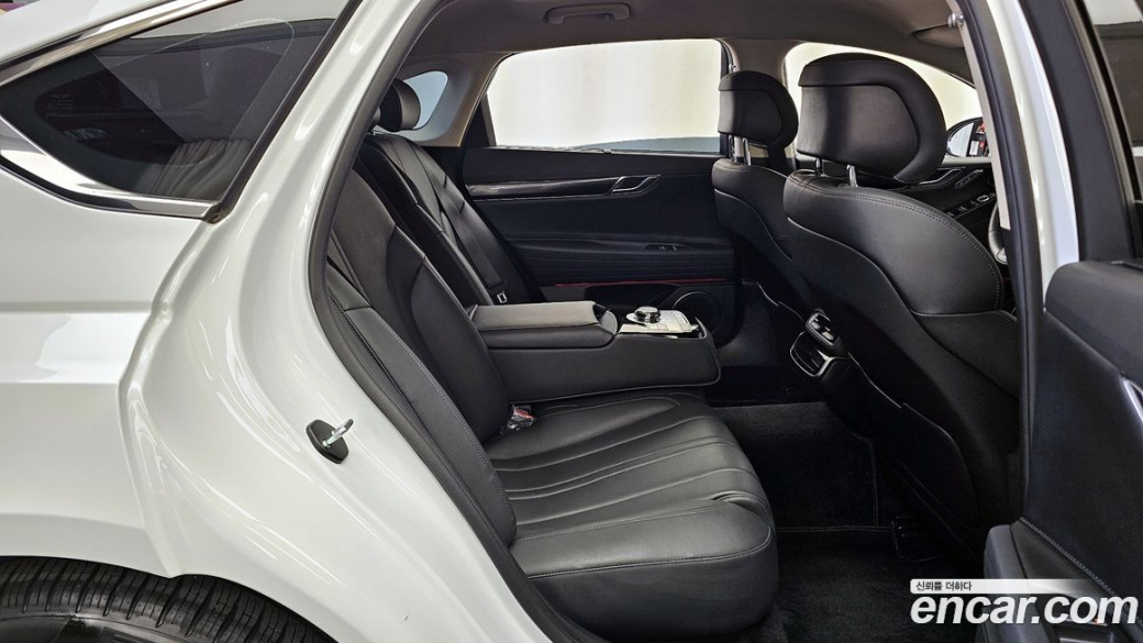 Genesis G80 Gasoline 2.5 Turbo 2WD, 2025