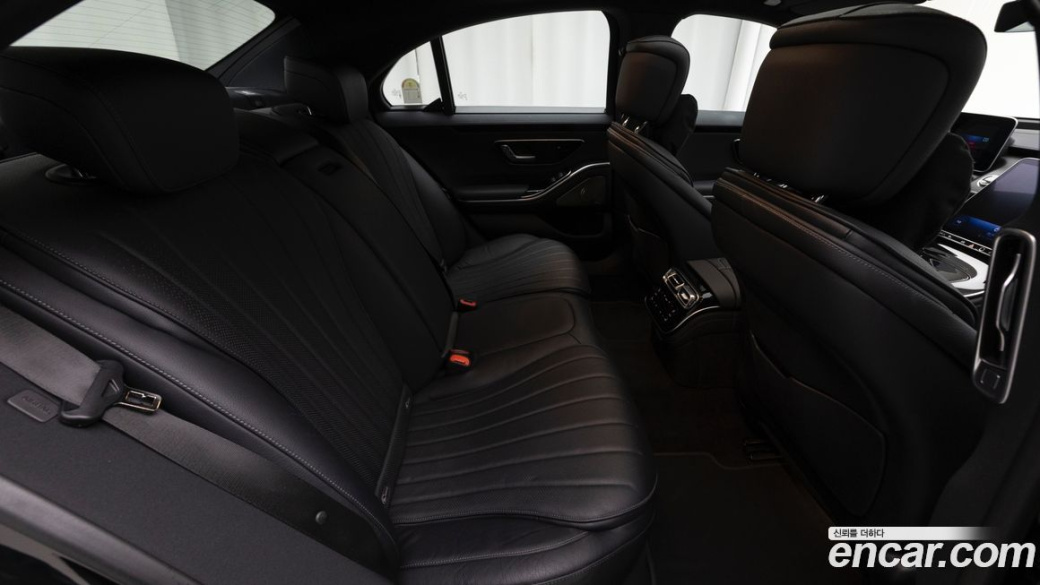 Mercedes-Benz S-Class S350 d 4MATIC, 2025