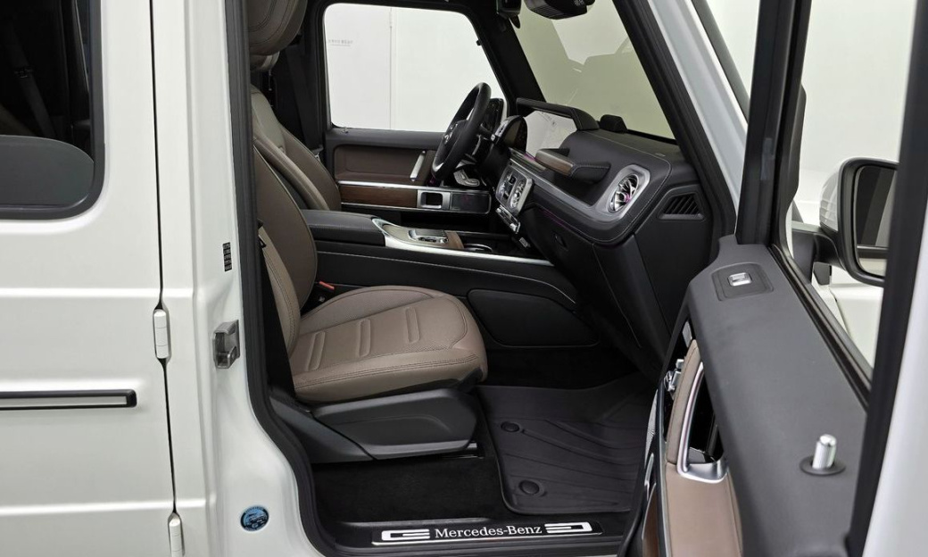 Mercedes-Benz G-Class G450d, 2025