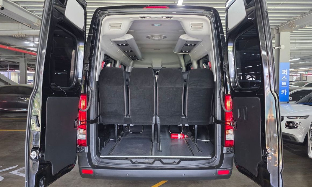 Hyundai Solati 15-seater, 2022