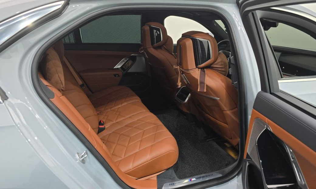 BMW 7-Series 740d xDrive M Sport, 2025