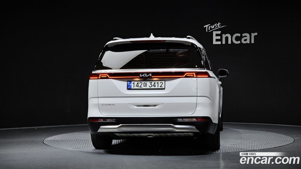 Kia Carnival 7-Seater Signature, 2023