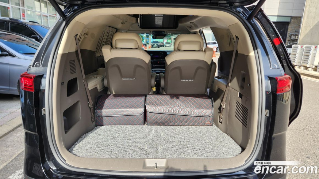 Kia Carnival 7-Seater Hi-Limousine, 2022