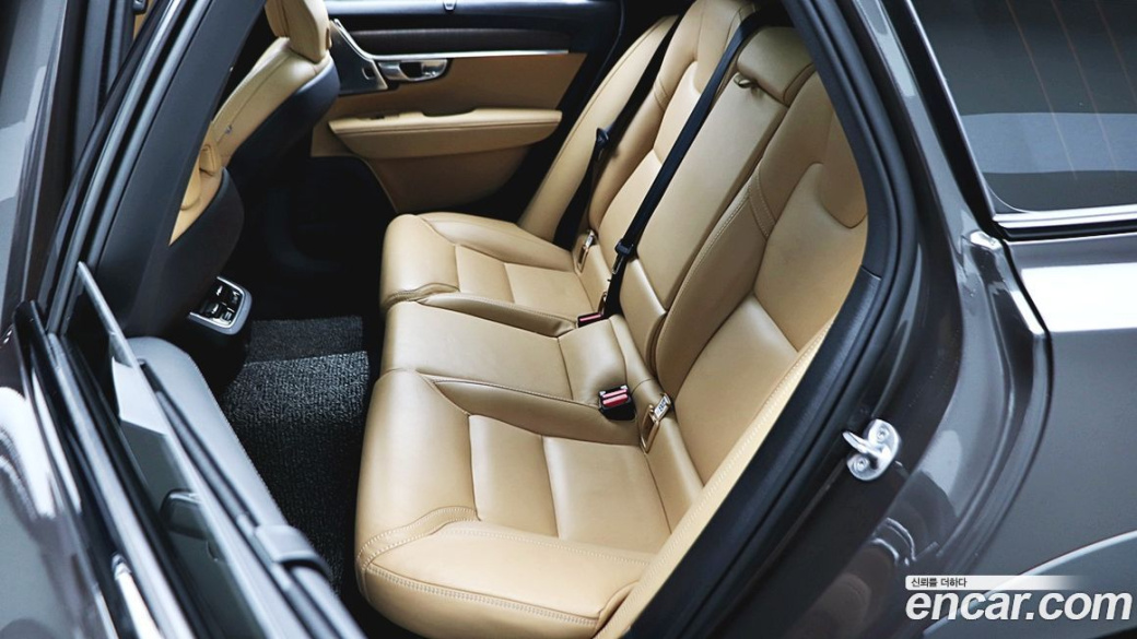 Volvo V90 B5 Ultimate AWD, 2024