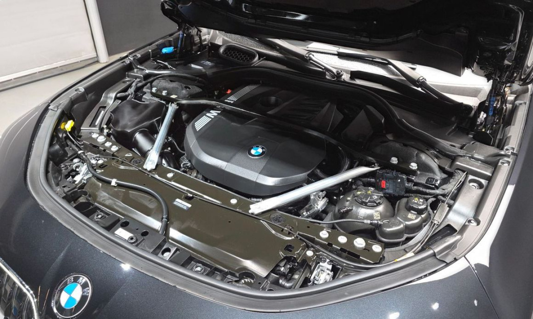 BMW 7-Series 740i xDrive M Sport, 2025