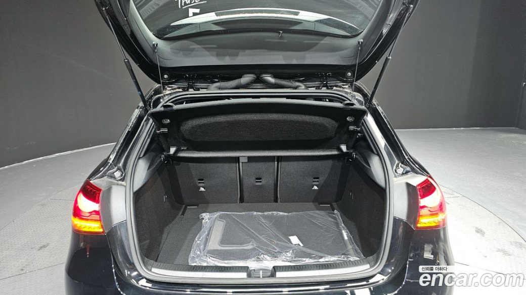 Mercedes-Benz A-Class A220 Hatchback, 2025