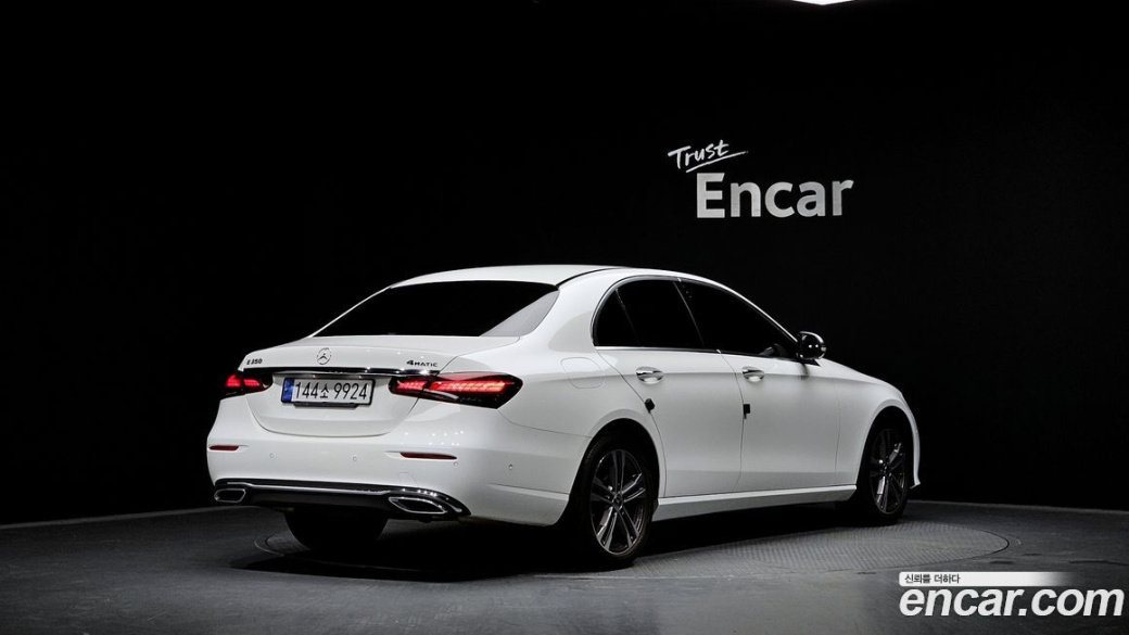 Mercedes-Benz E-Class E350 4MATIC Avantgarde, 2022