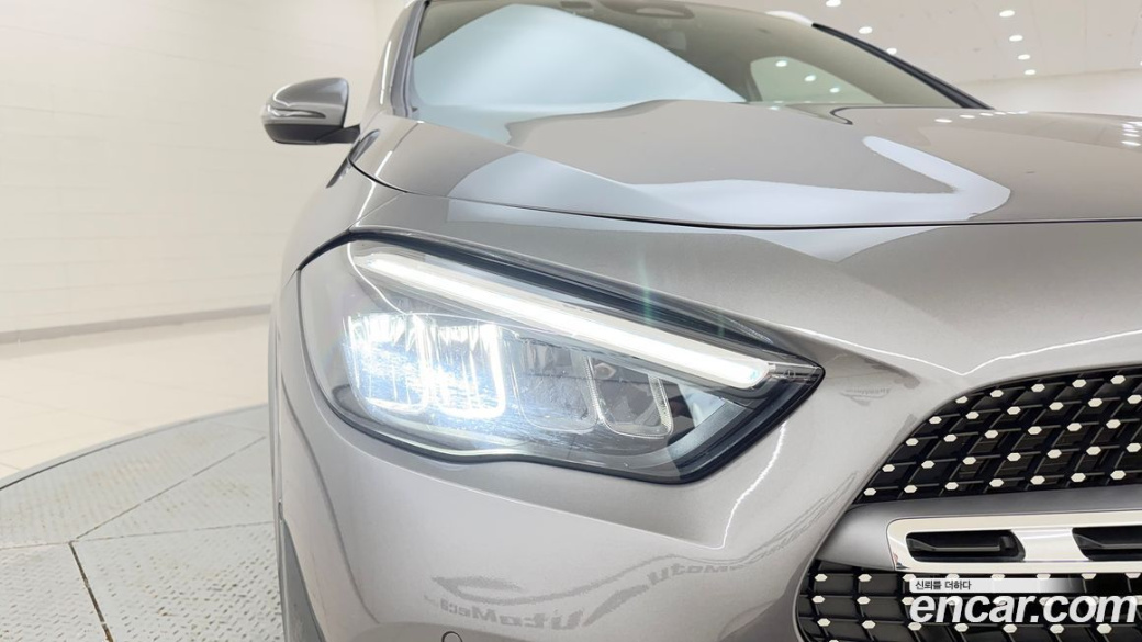 Mercedes-Benz GLA-Class GLA250 4MATIC, 2025