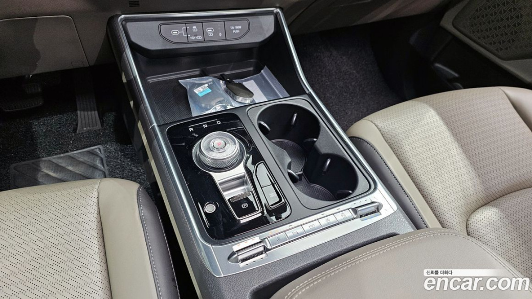 Kia Carnival 9-Seater Gravity, 2025