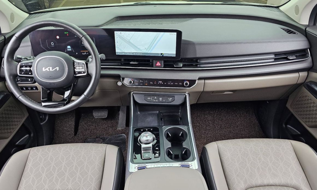Kia Carnival 9-Seater Noblesse, 2025
