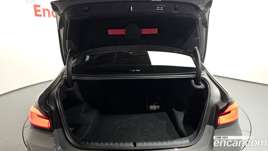 BMW 5-Series 520i Luxury, 2022