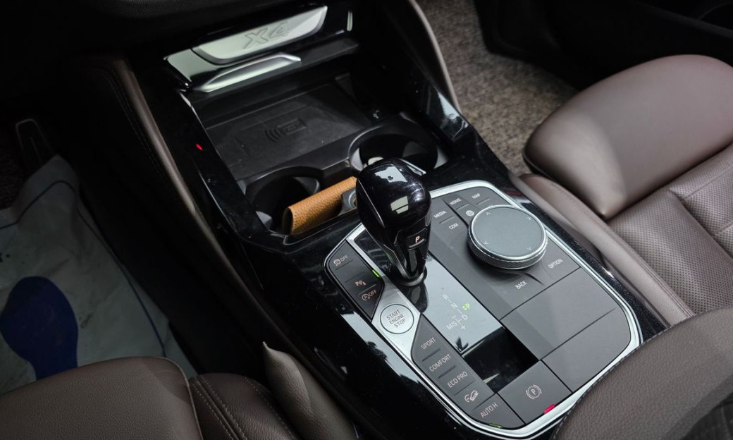 BMW X4 xDrive20i M Sports Pro, 2022