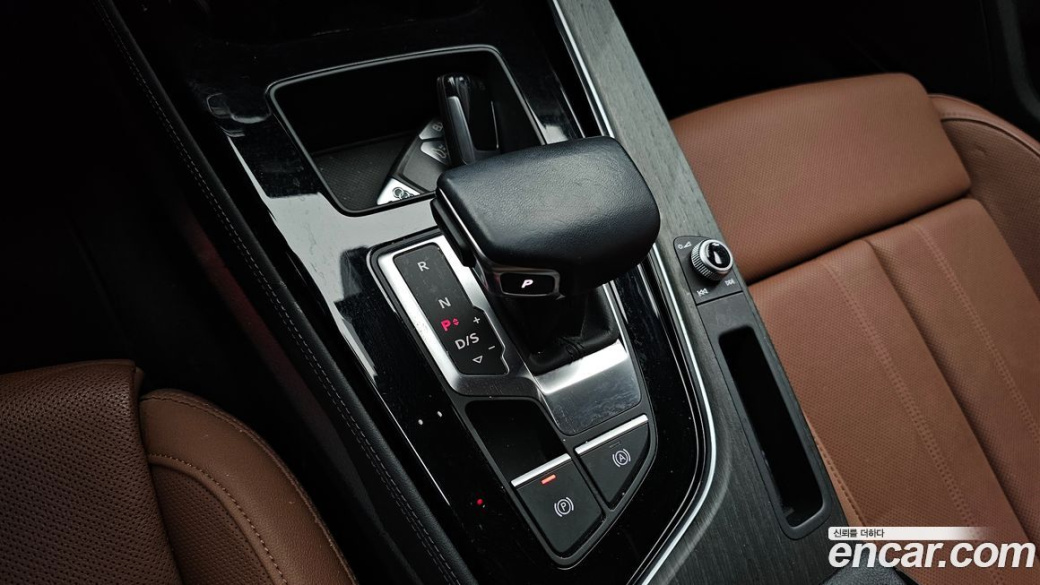 Audi A4 45 TFSI Quattro Premium, 2023