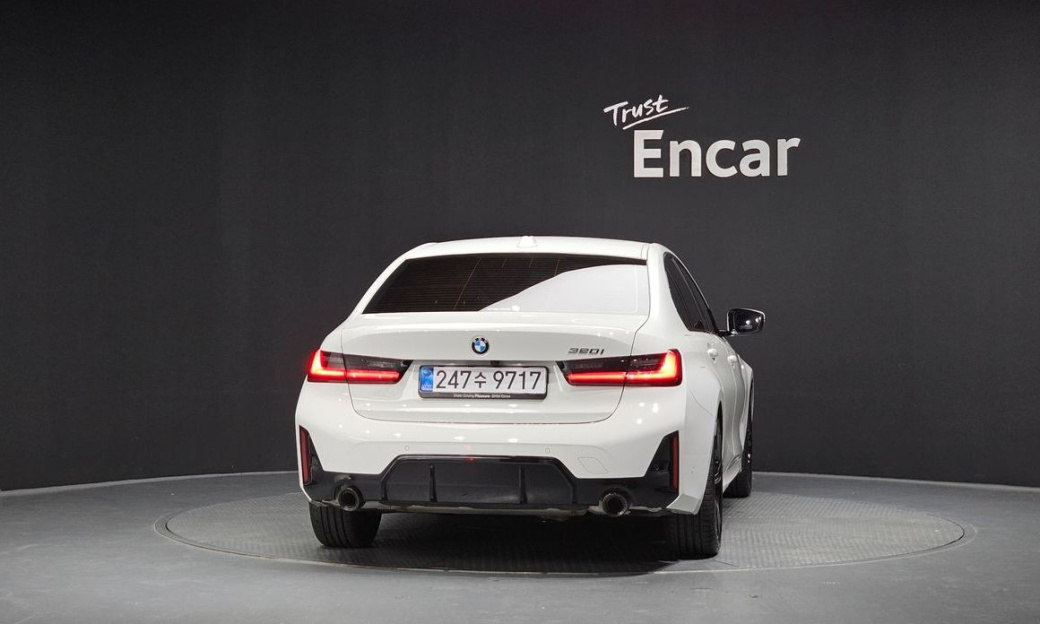 BMW 3-Series 320i M Sport, 2025