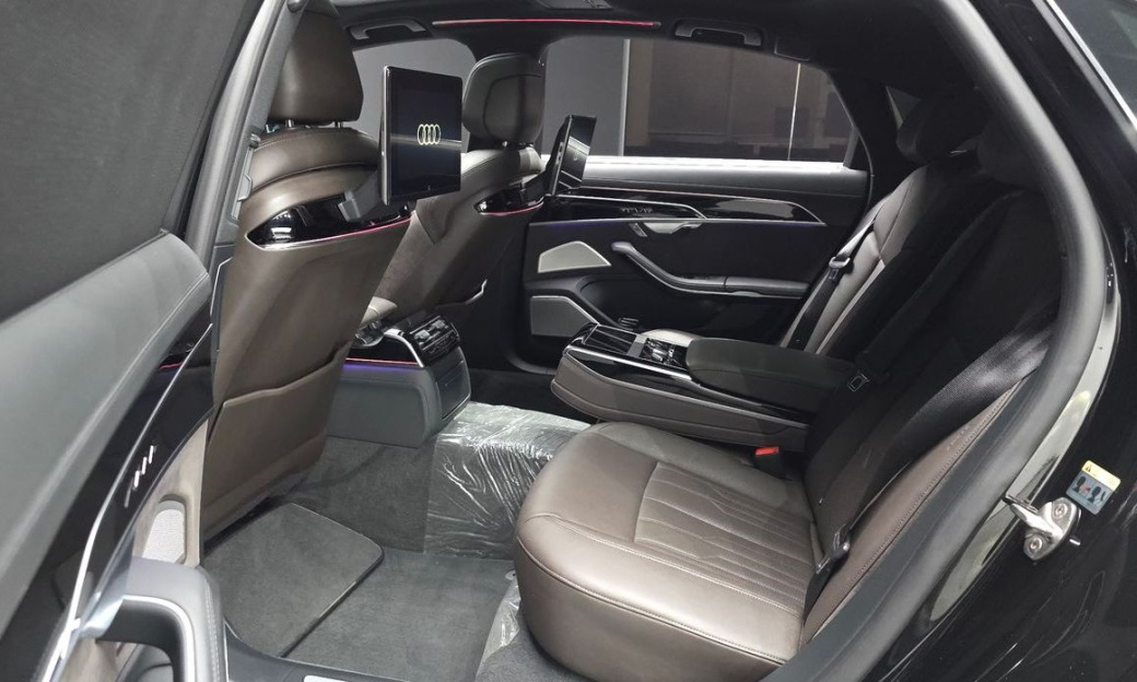 Audi A8 55 TFSI Quattro LWB, 2021