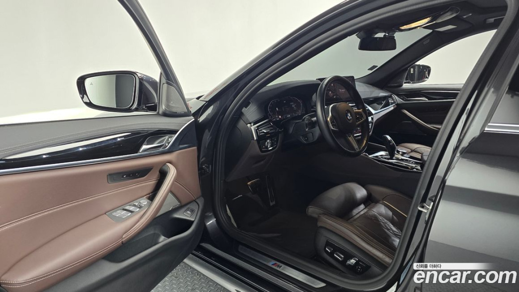BMW 5-Series 530i M Sport Package, 2022