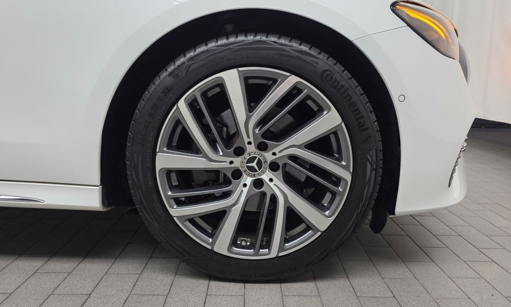 Mercedes-Benz E-Class E220d 4MATIC Exclusive, 2024