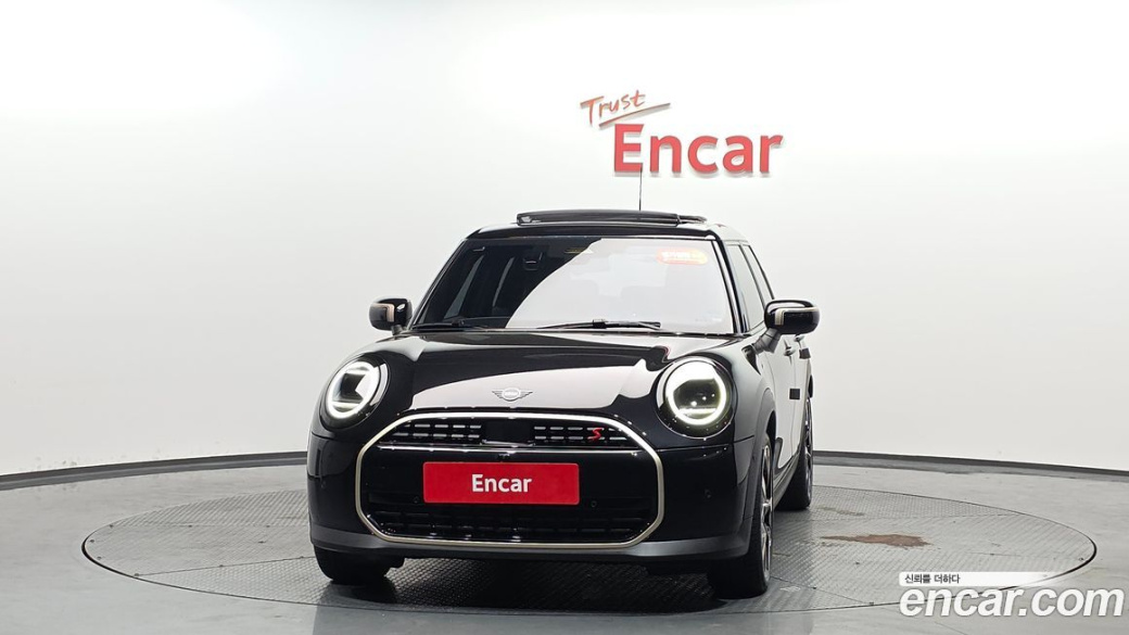 Mini Cooper 5 Door Favoured, 2026