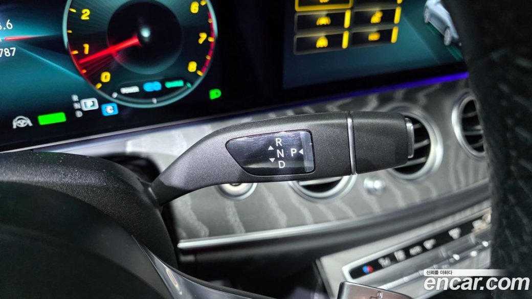 Mercedes-Benz E-Class E350 4MATIC AMG Line, 2022