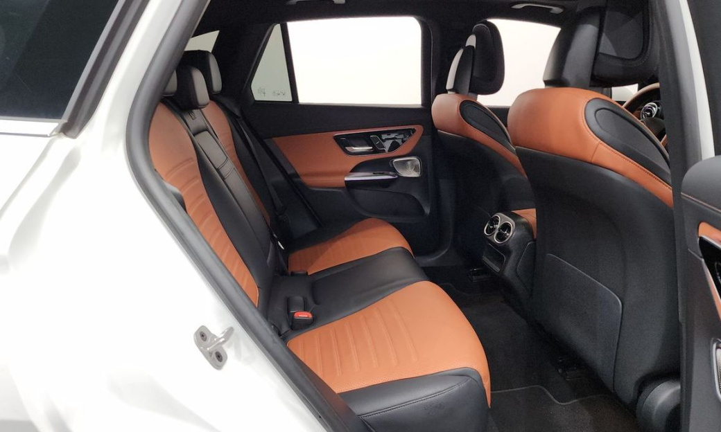 Mercedes-Benz GLC-Class GLC300 4MATIC AMG Line, 2025