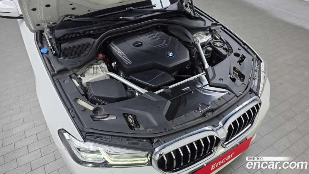 BMW 5-Series 520i M Sport, 2022