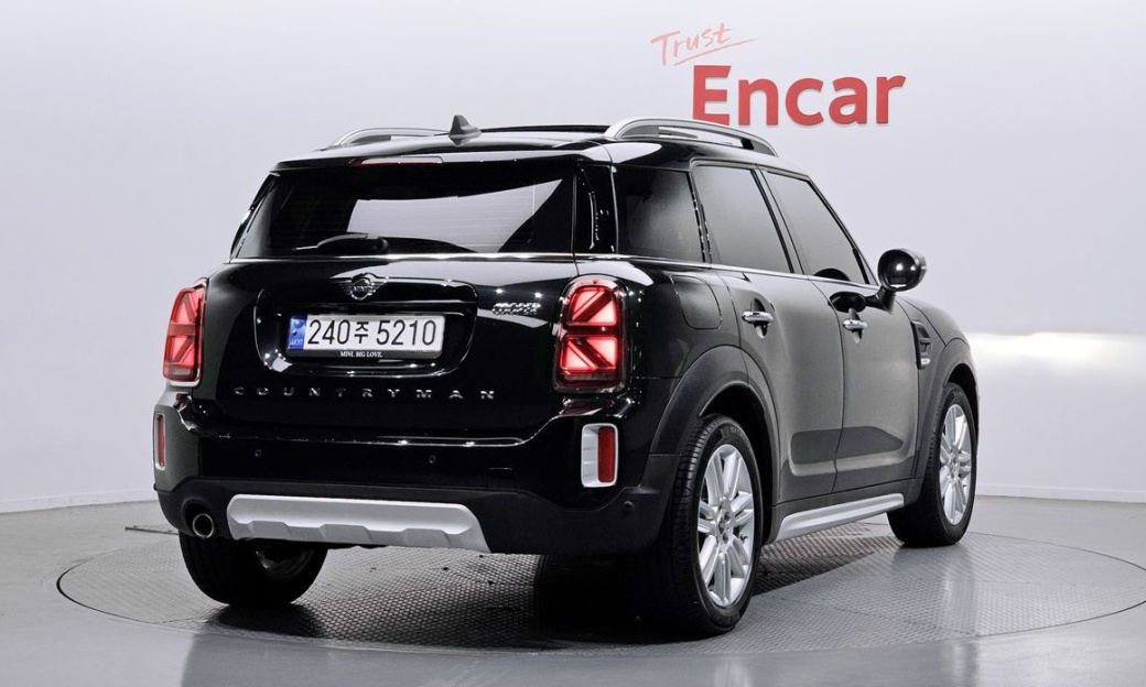 Mini Countryman Classic Plus Launch Pack, 2023
