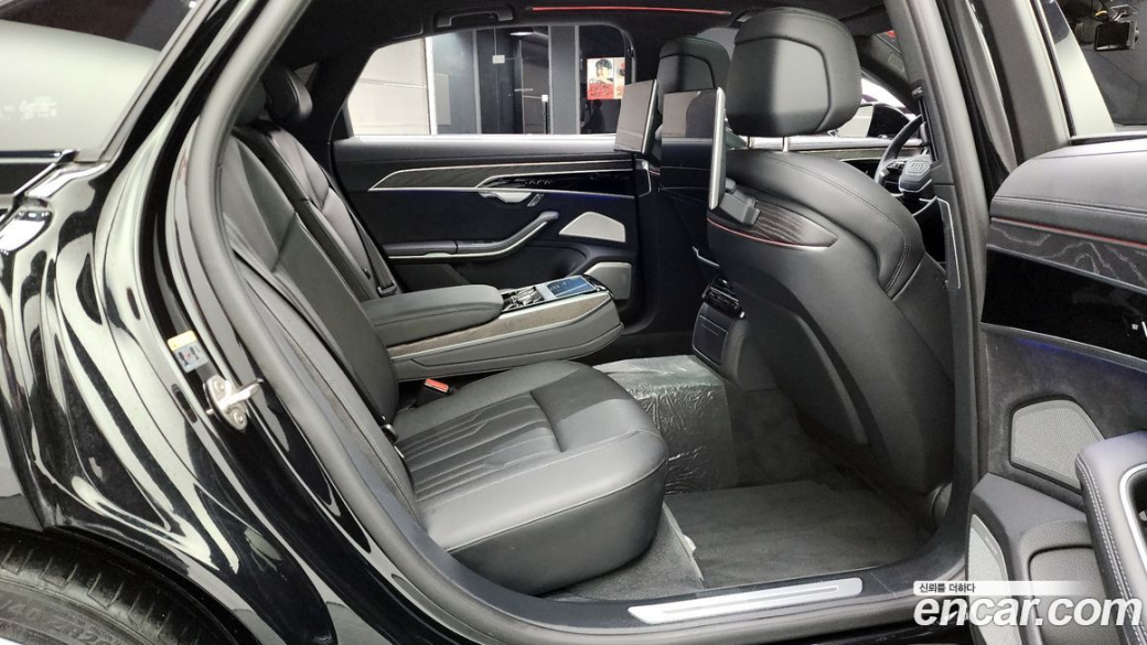 Audi A8 55 TFSI Quattro Premium LWB, 2022