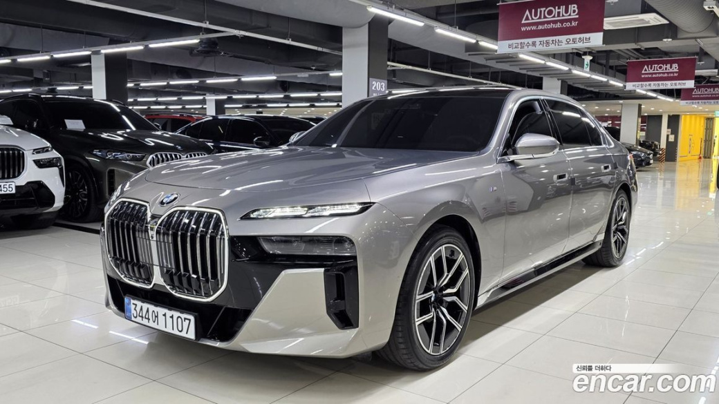 BMW 7-Series 740i xDrive M Sport, 2025