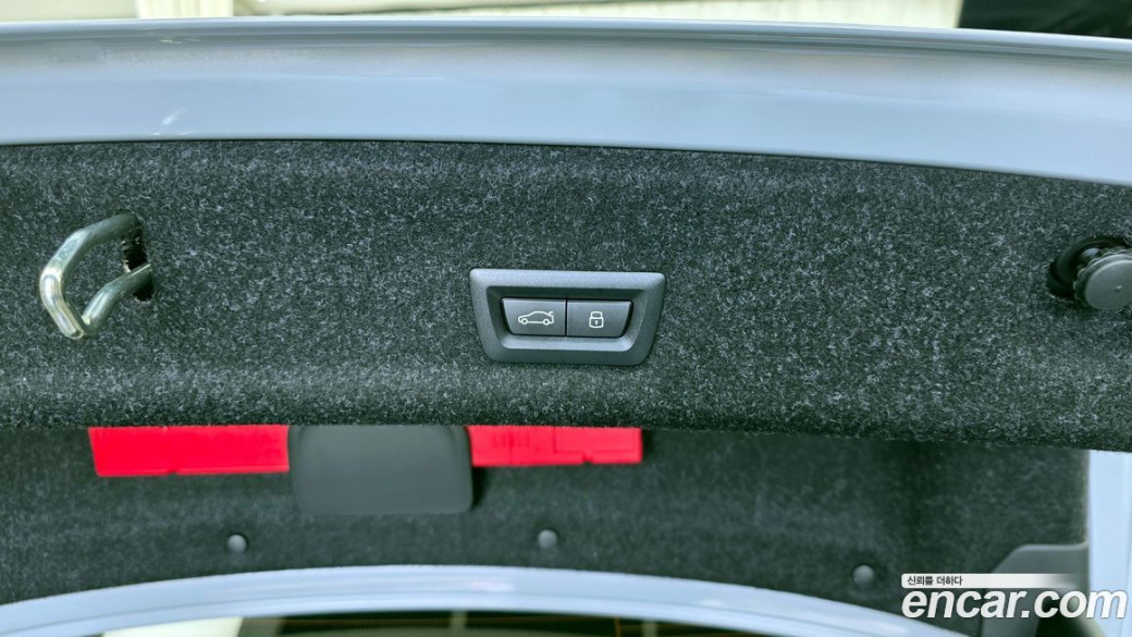 BMW 3-Series 320i M Sport, 2025