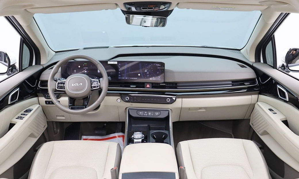 Kia Carnival 9-Seater Signature, 2024