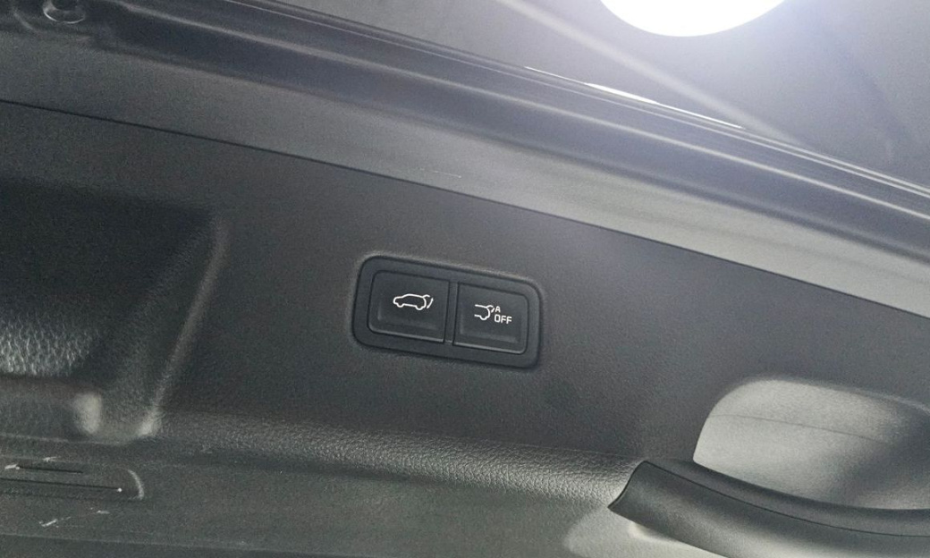 Kia Carnival 9-Seater Signature, 2023