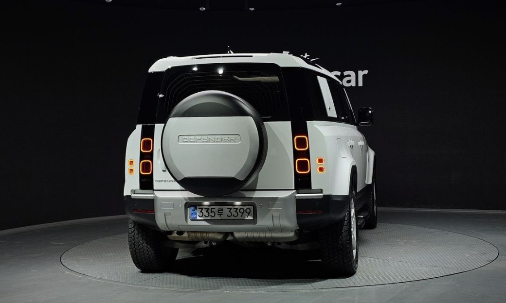 Land Rover Defender 110 D250 SE, 2024