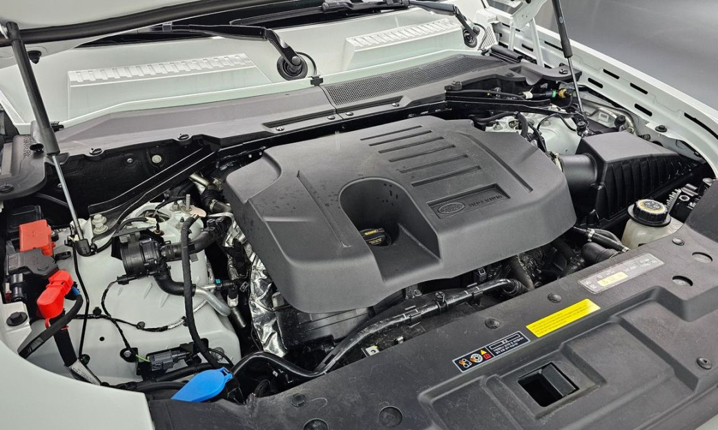 Land Rover Defender 130 P400 X-Dynamic HSE, 2024