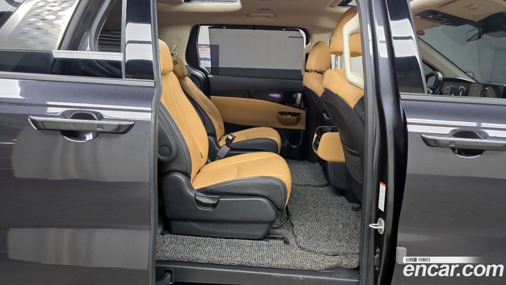 Kia Carnival 9-Seater Signature, 2023